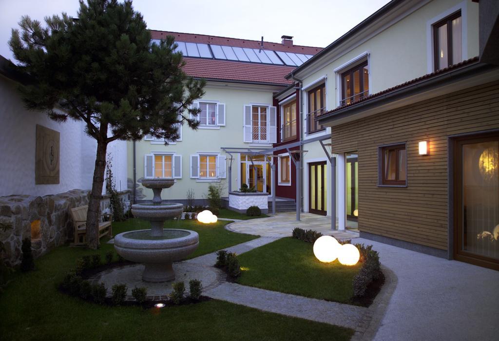 Tinschert Hotel-Restaurant-Partyservice Schwertberg ภายนอก รูปภาพ