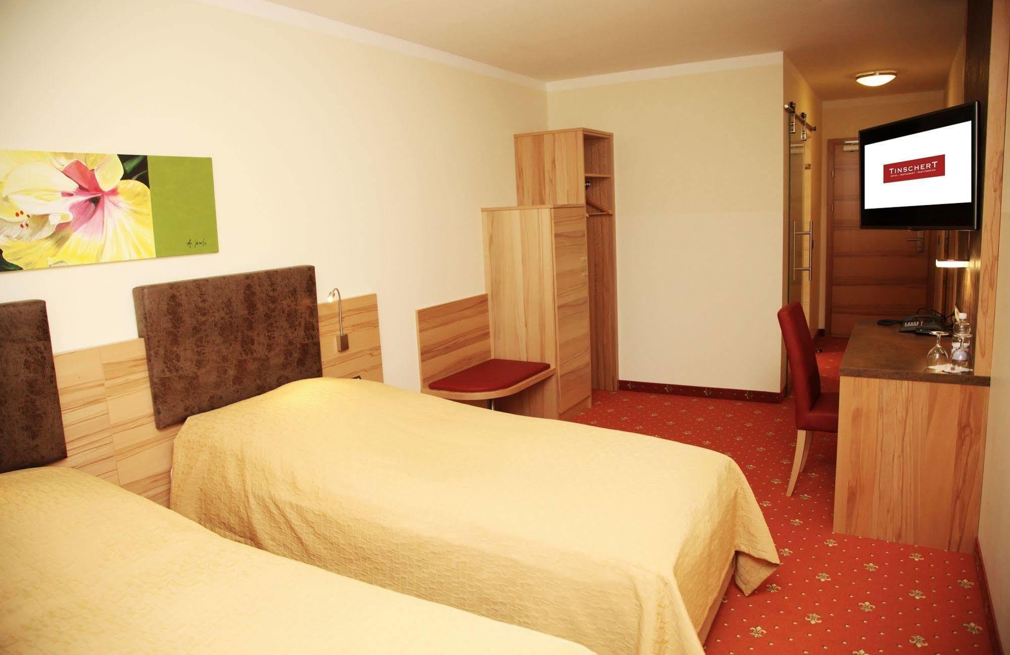 Tinschert Hotel-Restaurant-Partyservice Schwertberg ภายนอก รูปภาพ