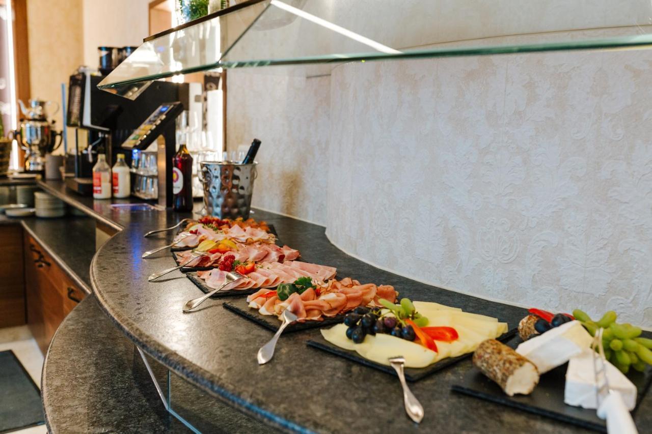 Tinschert Hotel-Restaurant-Partyservice Schwertberg ภายนอก รูปภาพ